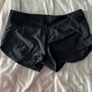 Black Lululemon speed up 2.5” size 6